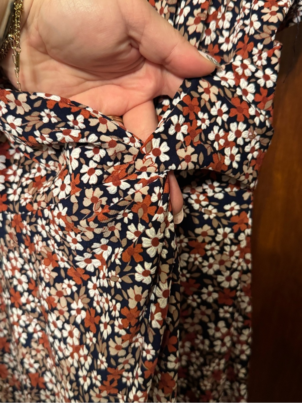 Women’s Plus Size Floral Maxi 70s Inspired Dress with Knot Front Size 1X - Picture 4 of 5